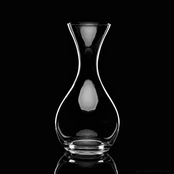 Classic Artificial Blowing Manual Cold Cut Lead-free Crystal Glass Transparent Wine Decanter
Classic Artificial Blowing Manual Cold Cut Lead-free Crystal Glass Transparent Wine Decanter