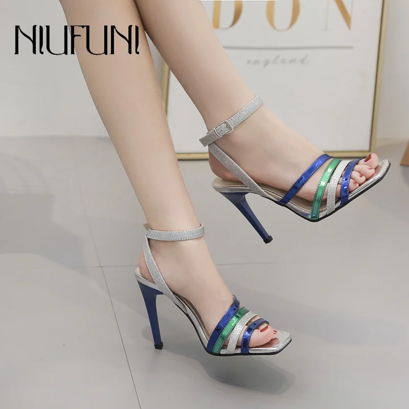 Women's Summer Footwear 2019 New Arrival Multi-color Striped Stitching Square Head High Heel Buckle Sandals Women's Shoes
Women's Summer Footwear 2019 New Arrival Multi-color Striped Stitching Square Head High Heel Buckle Sandals Women's Shoes