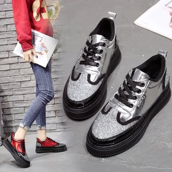 Spring and autumn new 2019 wild Korean flat shoes patent leather platform casual shoes women.
Spring and autumn new 2019 wild Korean flat shoes patent leather platform casual shoes women.