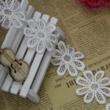 15Yards/lot 5cm Width 3 Yards White Daisy Flower Lace Trim Water Soluble Lace For Curtain Sofa Edge Decoration
15Yards/lot 5cm Width 3 Yards White Daisy Flower Lace Trim Water Soluble Lace For Curtain Sofa Edge Decoration