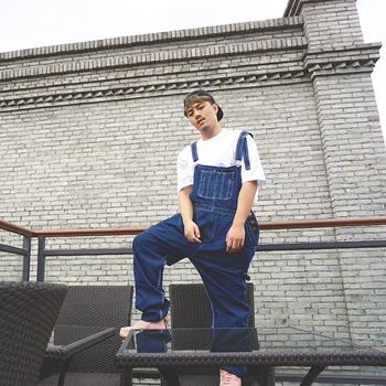 New men hip hop jeans strap tooing bib pants trend men's Korean version of the loose wild bib susperdens pants plus size S-4XL
New men hip hop jeans strap tooing bib pants trend men's Korean version of the loose wild bib susperdens pants plus size S-4XL