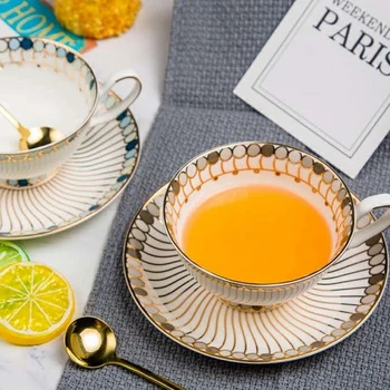 Nordic high quality Bone china coffee cup and saucer Luxury Phnom Penh Cup British afternoon Tea Cups Sets Home Party Drinkware 
Nordic high quality Bone china coffee cup and saucer Luxury Phnom Penh Cup British afternoon Tea Cups Sets Home Party Drinkware