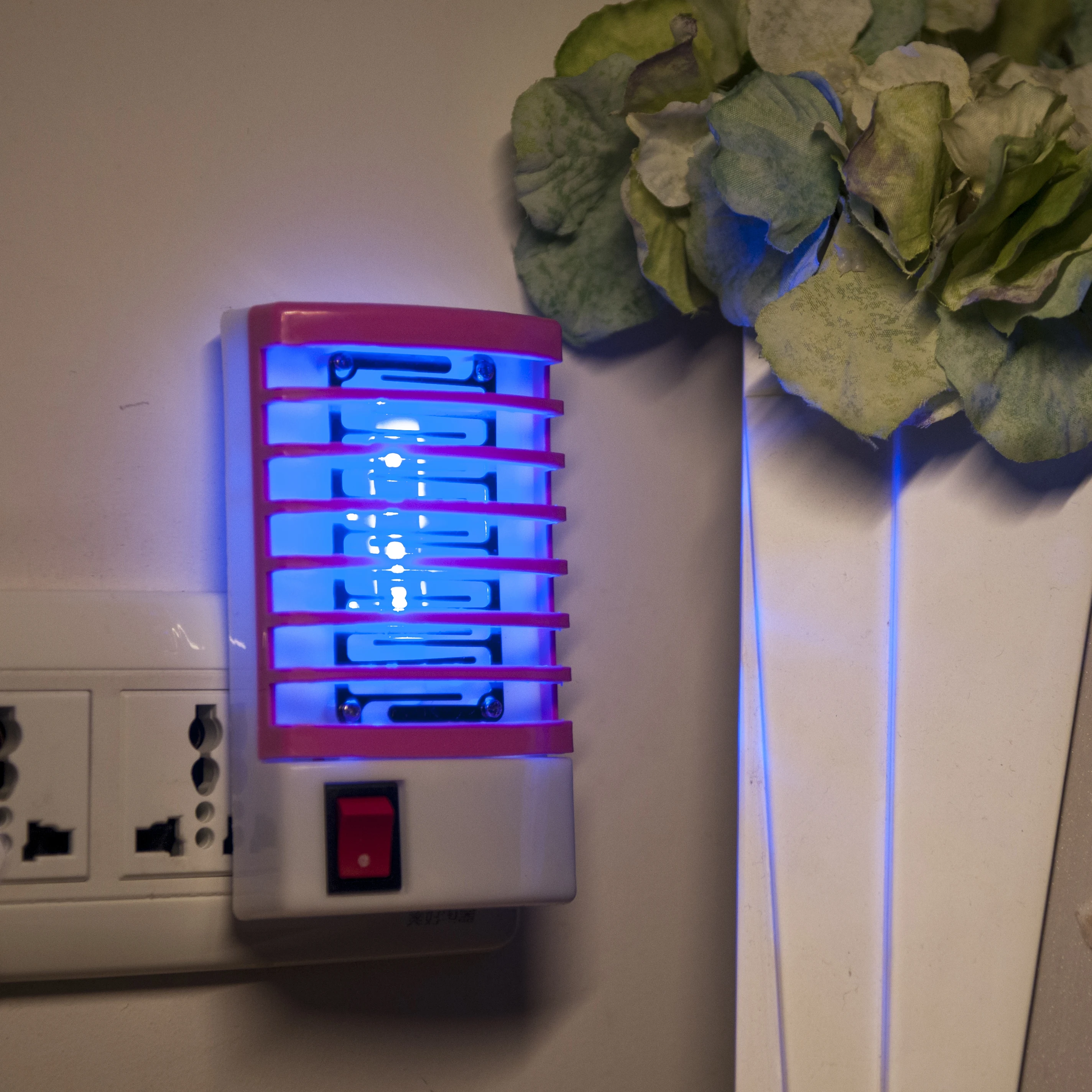 220V 110V Plug Repellent Mosquito Killer Mosquito Killer Lamp Mosquito Thunderbolt Anti Moustique Fly Trap Bug Zapper No Bug
220V 110V Plug Repellent Mosquito Killer Mosquito Killer Lamp Mosquito Thunderbolt Anti Moustique Fly Trap Bug Zapper No Bug