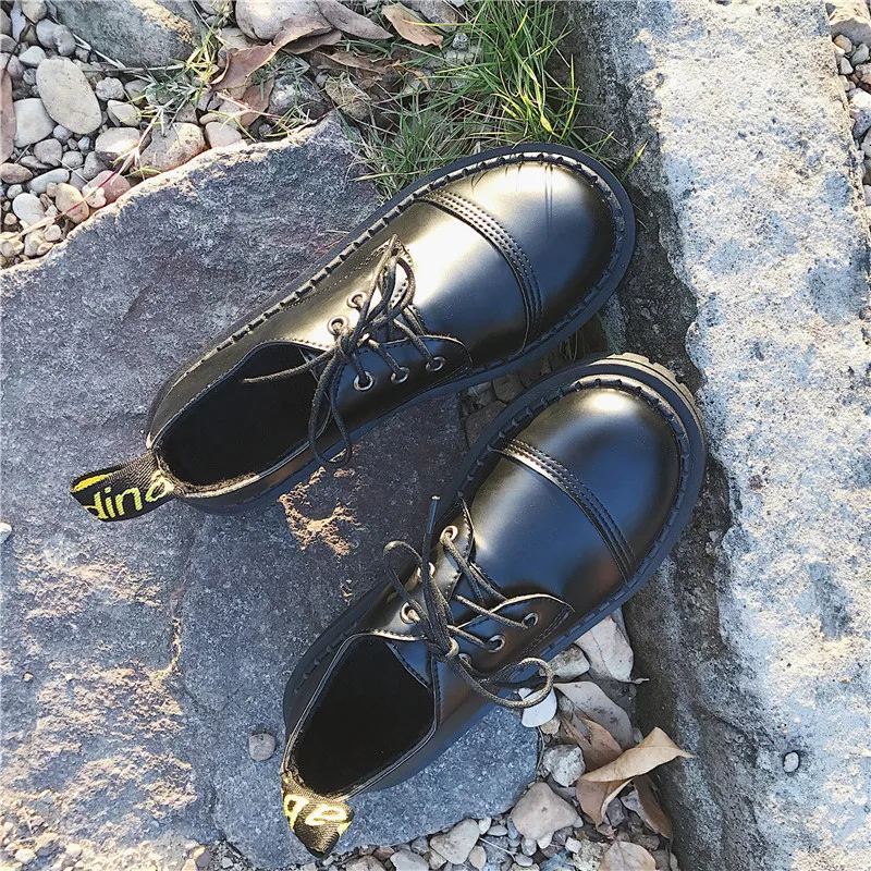 2018 new Korean version of the wild retro flat shoes college wind England shoes fashion trend street shooting flat shoes
2018 new Korean version of the wild retro flat shoes college wind England shoes fashion trend street shooting flat shoes