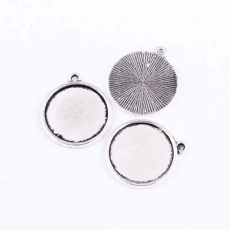 10pcs 18*18mm/20*20mm Gold Silver Simple Style Round Cameo Cabochon Base Setting Charms Pendant Necklace Findings
10pcs 18*18mm/20*20mm Gold Silver Simple Style Round Cameo Cabochon Base Setting Charms Pendant Necklace Findings