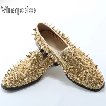 Vinapobo 2018 Luxury Gold Spiked Rivets Loafers Casual Shoes Bling Shinny Sequins Wedding Dress Shoes Men Flats Slip On Shoes
Vinapobo 2018 Luxury Gold Spiked Rivets Loafers Casual Shoes Bling Shinny Sequins Wedding Dress Shoes Men Flats Slip On Shoes