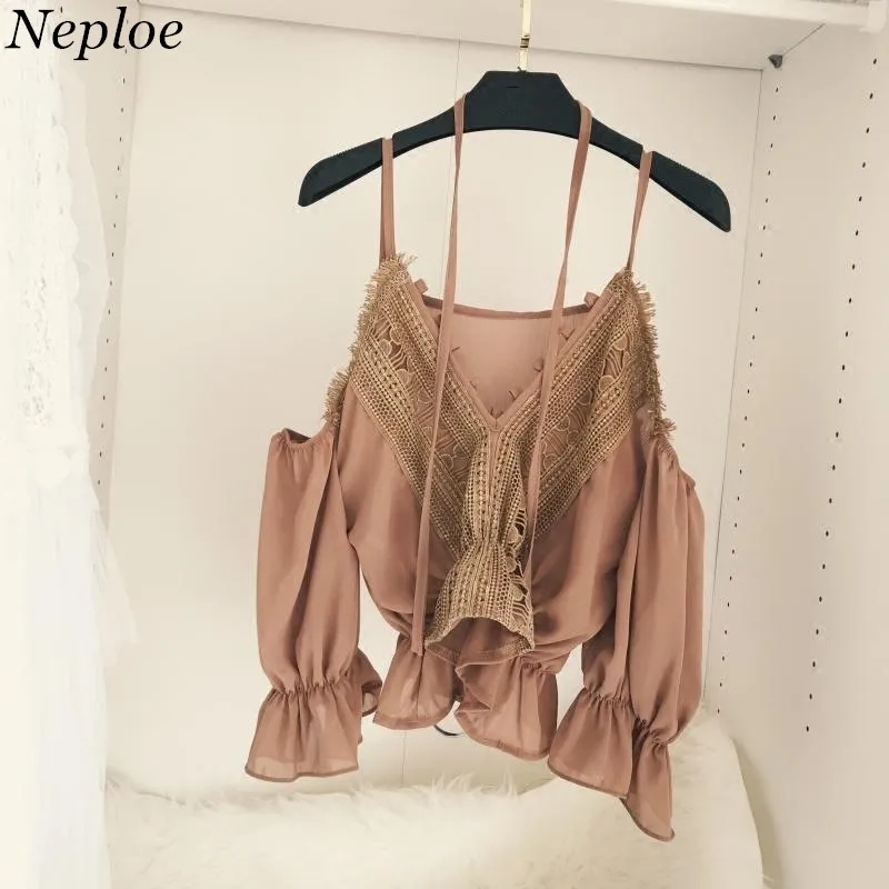 Neploe Sexy V-neck Tassel Women Blouse 2019 New Sexy Ruffles Lace Patchwork Shirts Three Quarter Flare Sleeve Blusas 66862
Neploe Sexy V-neck Tassel Women Blouse 2019 New Sexy Ruffles Lace Patchwork Shirts Three Quarter Flare Sleeve Blusas 66862