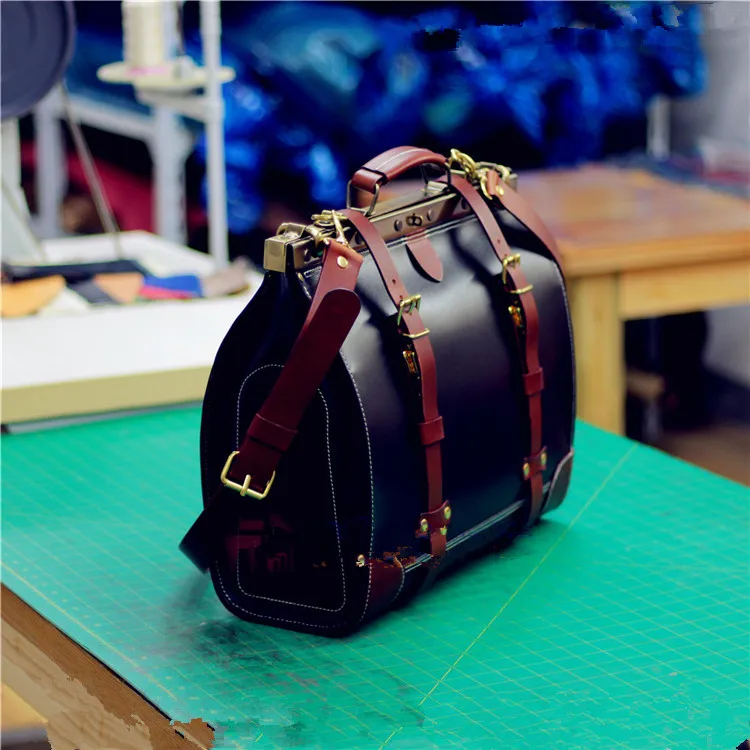DIY hand leather bag drawing Dulles travel bag version 4mm BDQ-127 mouth gold travel bag version
DIY hand leather bag drawing Dulles travel bag version 4mm BDQ-127 mouth gold travel bag version