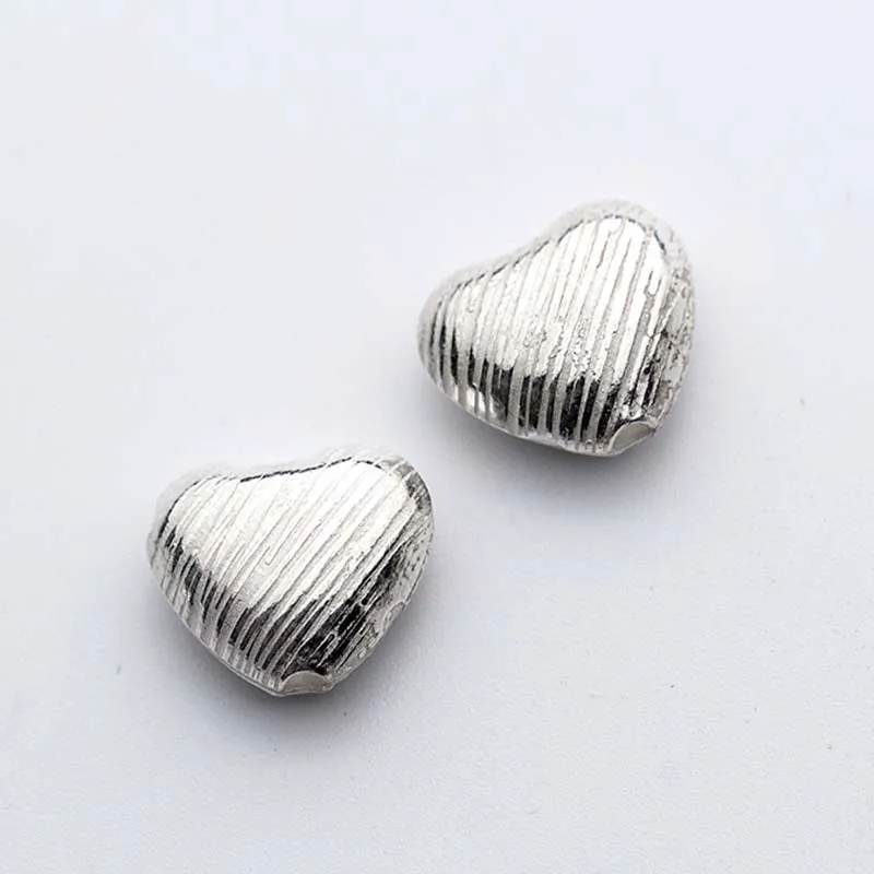 925 Sterling Silver Diagonal Carved Heart Spacer Beads 13x12mm Romantic Women Men Silver Charms Beads DIY Jewelry Make Materials
925 Sterling Silver Diagonal Carved Heart Spacer Beads 13x12mm Romantic Women Men Silver Charms Beads DIY Jewelry Make Materials