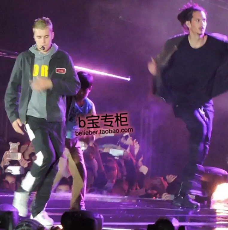 27-46 New 2018 Justin Bieber men's clothing fashion Color spliced casual pants trousers plus size stage singer costumes
27-46 New 2018 Justin Bieber men's clothing fashion Color spliced casual pants trousers plus size stage singer costumes