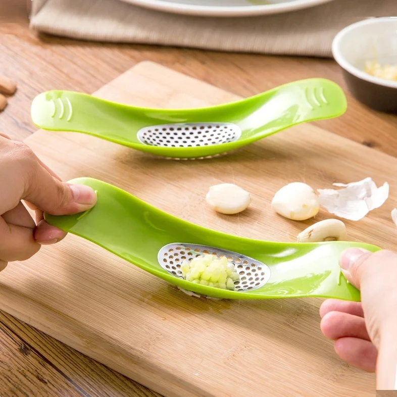 Squeeze Garlic Mashed Garlic Kitchen Tools Garlic Spice Grinder Manual Garlic Presses Crusher Masher Spice Tool Finger protector
Squeeze Garlic Mashed Garlic Kitchen Tools Garlic Spice Grinder Manual Garlic Presses Crusher Masher Spice Tool Finger protector