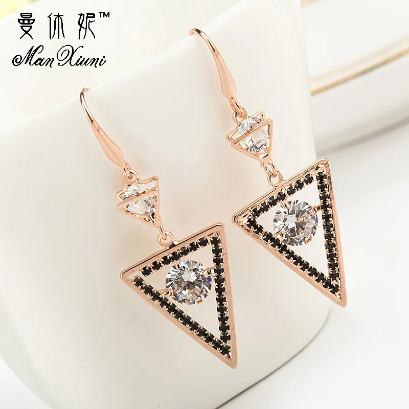 Triangle Pattern Women Drop Earbob Golden Hook Eardrop Black Cubic Zircon Geometric Jewelry Dangle Long Big Earrings 
Triangle Pattern Women Drop Earbob Golden Hook Eardrop Black Cubic Zircon Geometric Jewelry Dangle Long Big Earrings