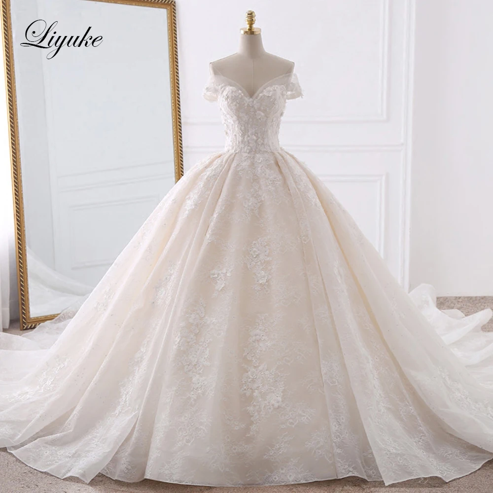 Luxurious Embroidery Tulle Sweetheart Ball Gown Wedding Dress Appliques Beading Pearls Off The Shoulder Vintage Bridal Dresses
Luxurious Embroidery Tulle Sweetheart Ball Gown Wedding Dress Appliques Beading Pearls Off The Shoulder Vintage Bridal Dresses