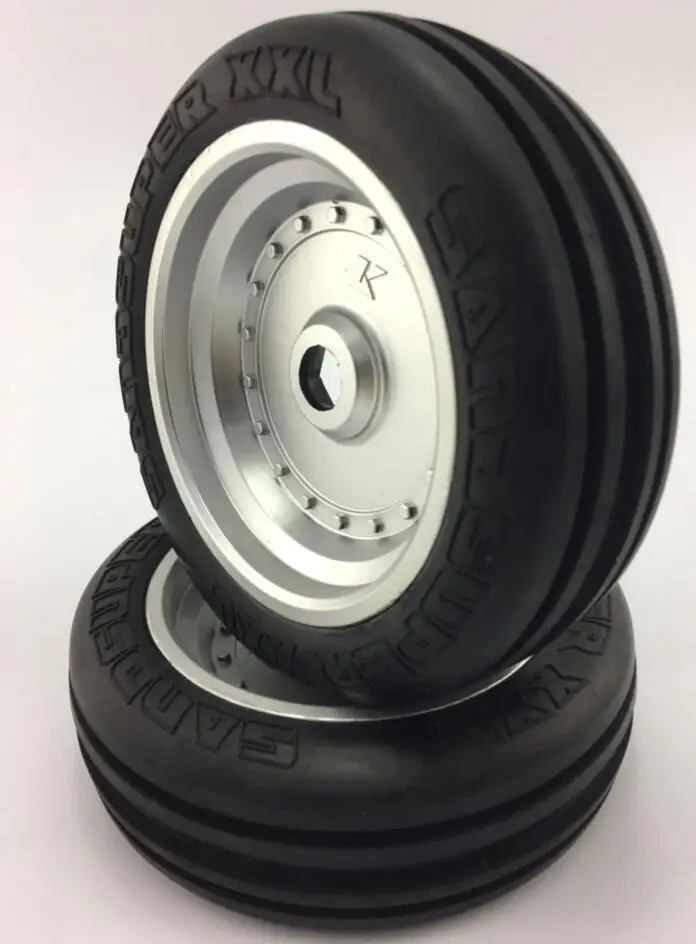 1/8 1/7 off road Short Course silver wheel 130mm Tire set forTraxxas1/7 UDR 1/8 Hobao Short Course 2pcs 
1/8 1/7 off road Short Course silver wheel 130mm Tire set forTraxxas1/7 UDR 1/8 Hobao Short Course 2pcs