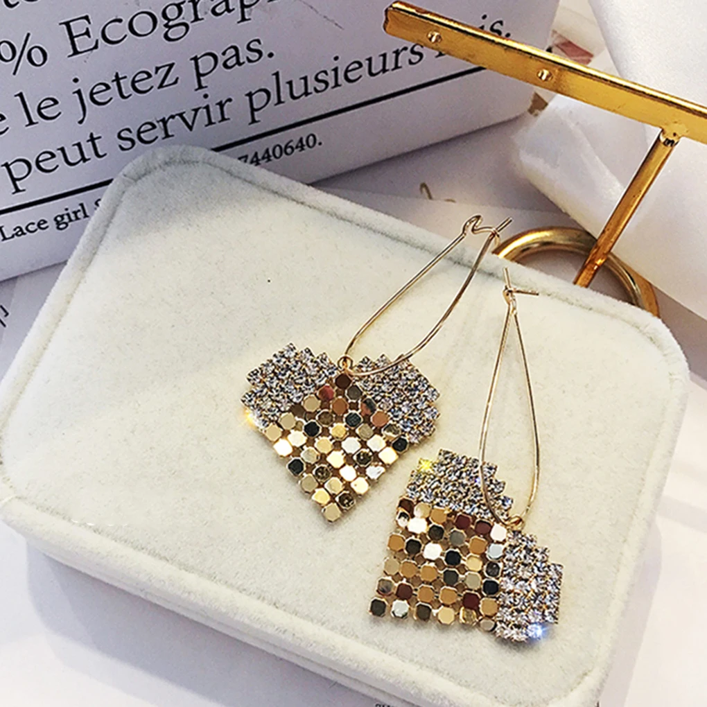2019 New 1 Pair Exaggerated Women Heart Shape Dangle Earrings Girl Long Drop Ear Rings Simple Korean Style Ear Studs 
2019 New 1 Pair Exaggerated Women Heart Shape Dangle Earrings Girl Long Drop Ear Rings Simple Korean Style Ear Studs