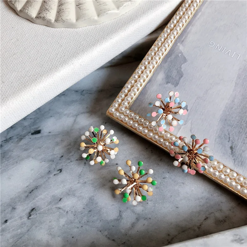 2019 Korean Sweet Personality Simple Painting Flower Petal Small Irregular Metal Stud Earrings for Woman Girl Fashion Gift
2019 Korean Sweet Personality Simple Painting Flower Petal Small Irregular Metal Stud Earrings for Woman Girl Fashion Gift