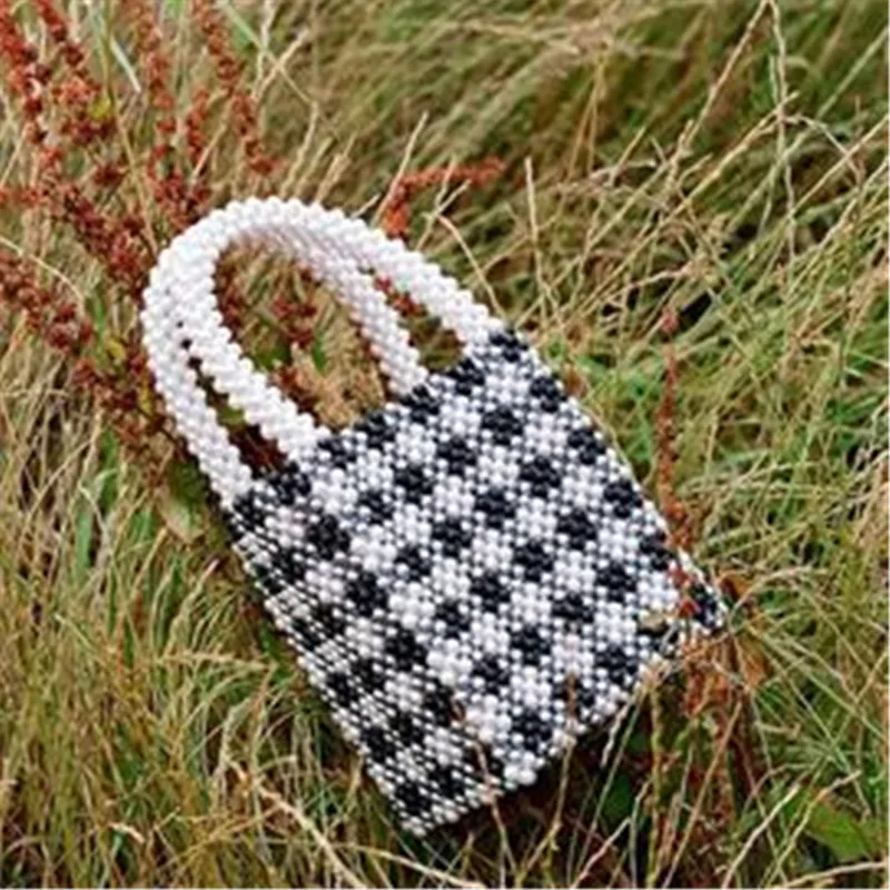 Designer Hand-woven Pearl Women Handbags Handmade Beaded Totes Luxury Charm Evening Crystal Bags Small Ladies Purses Party
Designer Hand-woven Pearl Women Handbags Handmade Beaded Totes Luxury Charm Evening Crystal Bags Small Ladies Purses Party