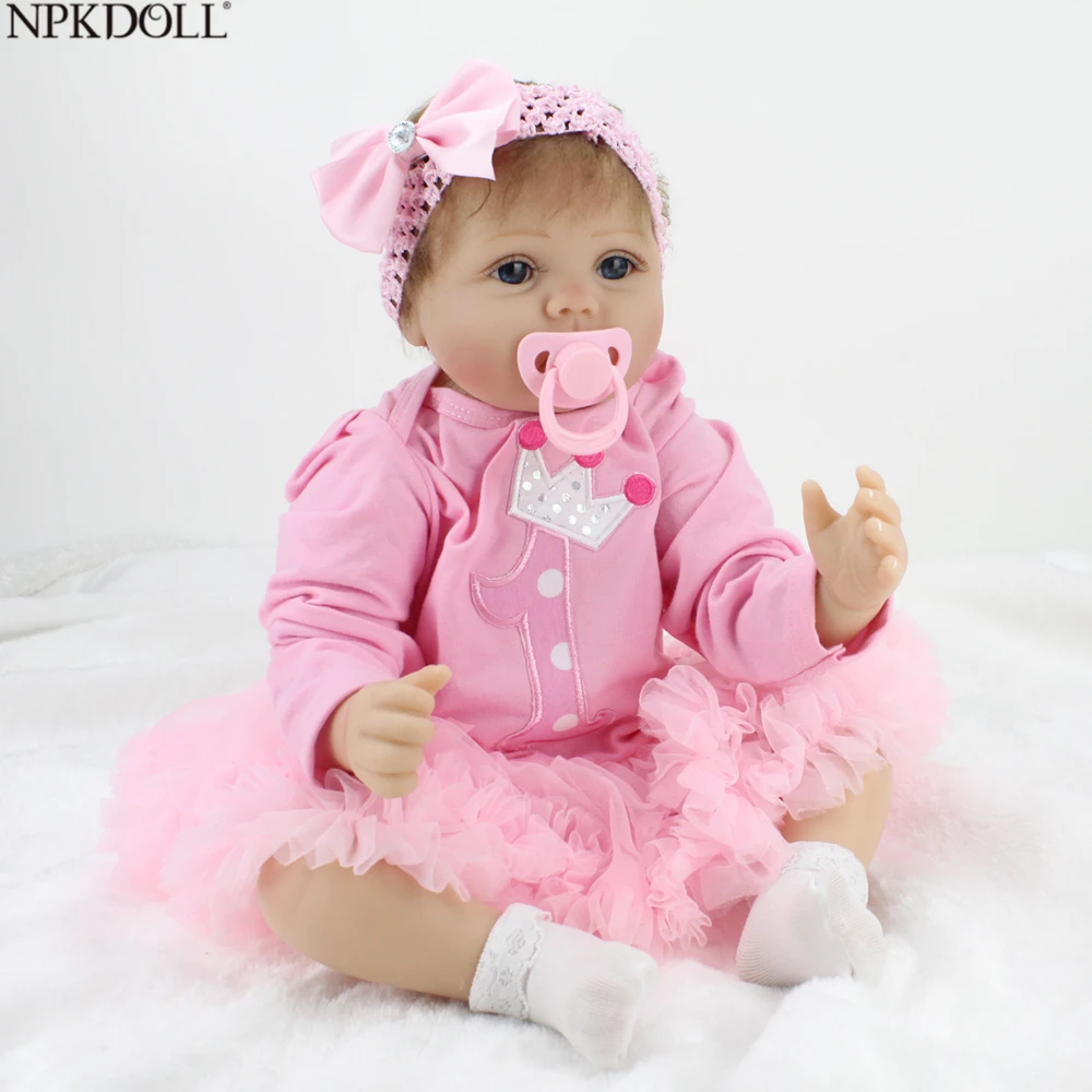 NPKDOLL 55cm Silicone Baby Doll Reborn Toddler Girl Outdoor Toys Soft Touch Fashion Newborn Baby Doll Handmade Child
NPKDOLL 55cm Silicone Baby Doll Reborn Toddler Girl Outdoor Toys Soft Touch Fashion Newborn Baby Doll Handmade Child