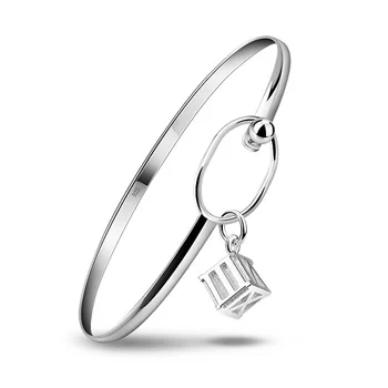925 Sterling Silver Korean Style Geometric Bracelets Bangles For Women little cute girl bracelets Fashion Roman dice pendant
925 Sterling Silver Korean Style Geometric Bracelets Bangles For Women little cute girl bracelets Fashion Roman dice pendant
