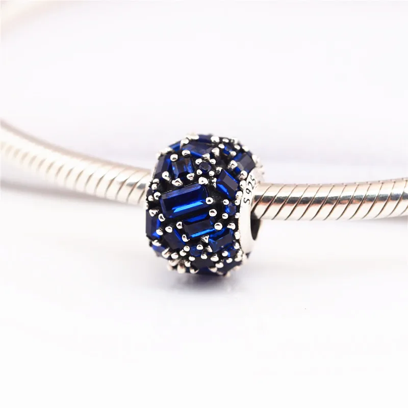Winter new 925 sterling silver original charm blue cz chiselled elegance Charm DIY for ladies snake chains and necklaces
Winter new 925 sterling silver original charm blue cz chiselled elegance Charm DIY for ladies snake chains and necklaces