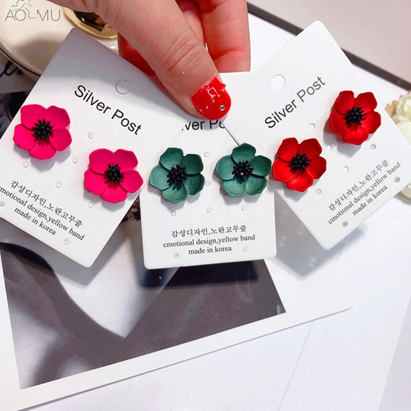 AOMU S925 Sterling Silver Pin Three-dimensional Flower Small Stud Earrings for Women Girl Summer Cute Ear Jewelry Gift
AOMU S925 Sterling Silver Pin Three-dimensional Flower Small Stud Earrings for Women Girl Summer Cute Ear Jewelry Gift