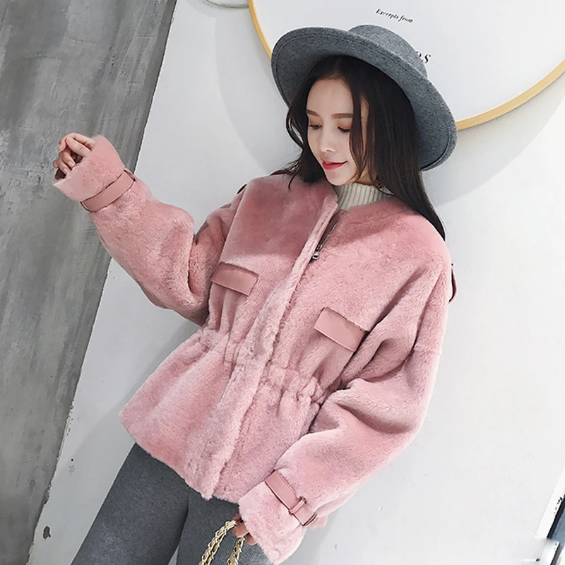 Real fur coat women winter thick warm shearing fur jacket genuine sheepskin leather one piece fur coat with hood NPI 90102C
Real fur coat women winter thick warm shearing fur jacket genuine sheepskin leather one piece fur coat with hood NPI 90102C