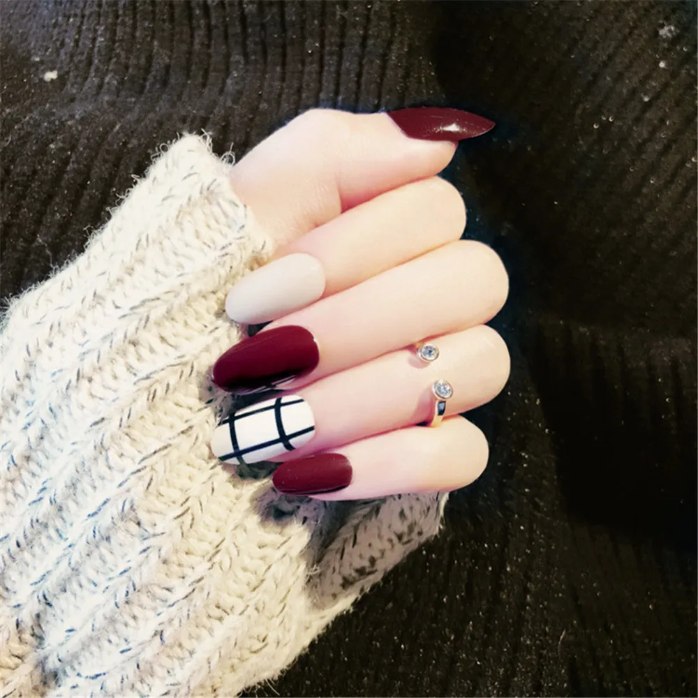 24pcs/set NEW Fashion French 3D Matte Art False Nails Short Round Fake Nails Fingernail Extensions Tools Nail Art Accessories
24pcs/set NEW Fashion French 3D Matte Art False Nails Short Round Fake Nails Fingernail Extensions Tools Nail Art Accessories