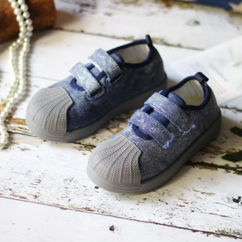 2019 boys sports shoes children canvas shoes boys and girls breathable soft sole spring shoes quality canvas shell sneakers
2019 boys sports shoes children canvas shoes boys and girls breathable soft sole spring shoes quality canvas shell sneakers