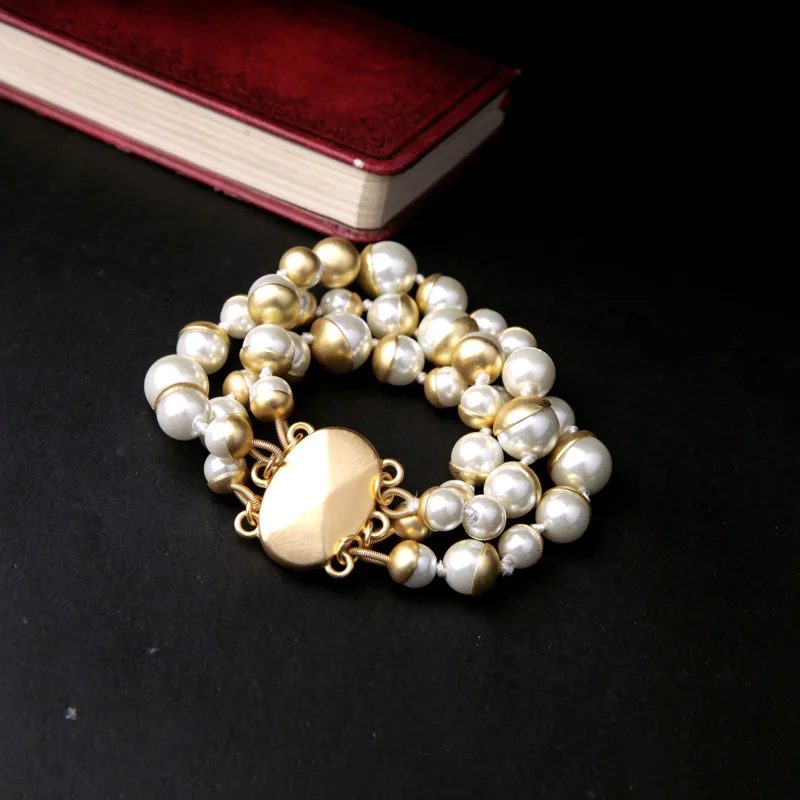 Chunky Trendy Jewelry For Elegant Ladies Vintage Simulated Pearl Matte Gold Bracelet Magnet Clasp Beaded Bracelet Bangles
Chunky Trendy Jewelry For Elegant Ladies Vintage Simulated Pearl Matte Gold Bracelet Magnet Clasp Beaded Bracelet Bangles