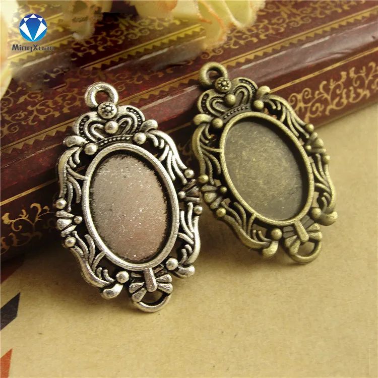 MINGXUAN 20pcs/lot Antique Bronze/Antique Silver Zinc Alloy Cameo Cabochon Base Setting Oval Blank Pendants Tray Inner 14*10 mm
MINGXUAN 20pcs/lot Antique Bronze/Antique Silver Zinc Alloy Cameo Cabochon Base Setting Oval Blank Pendants Tray Inner 14*10 mm