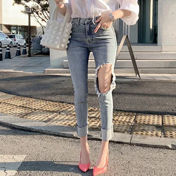 2019 Ripped Hole Women Blue Denim Jeans Pencil Jeans Summer Cool Denim Pants Female Streetwear Skinny Casual Jeans capris
2019 Ripped Hole Women Blue Denim Jeans Pencil Jeans Summer Cool Denim Pants Female Streetwear Skinny Casual Jeans capris