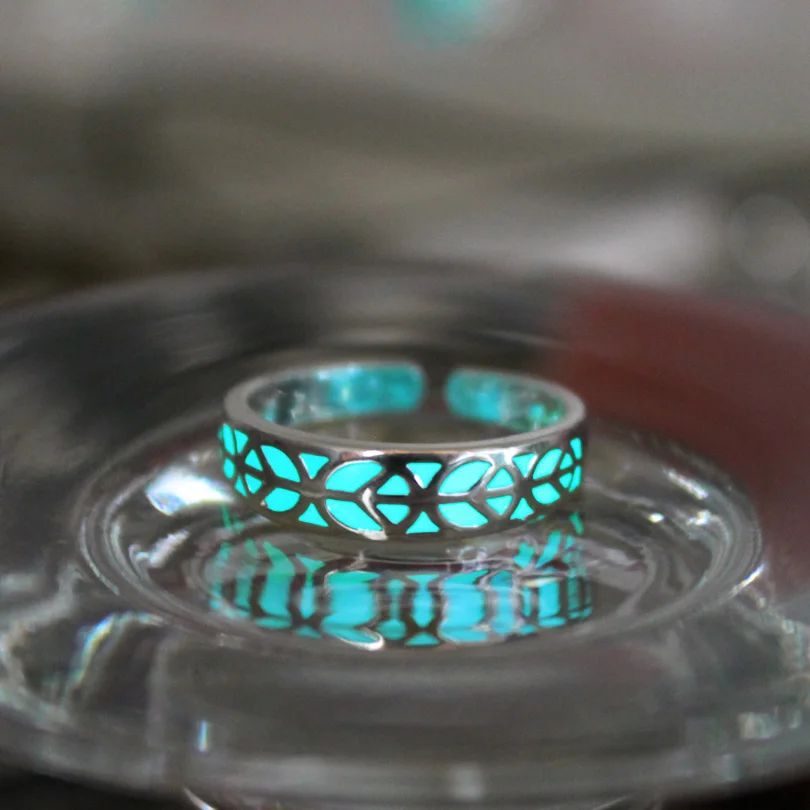 The peace symbol Rings Glow In The Dark Ring Fashion Paris peace lover Rings Original Luminous ring Glowing gift for girls
The peace symbol Rings Glow In The Dark Ring Fashion Paris peace lover Rings Original Luminous ring Glowing gift for girls