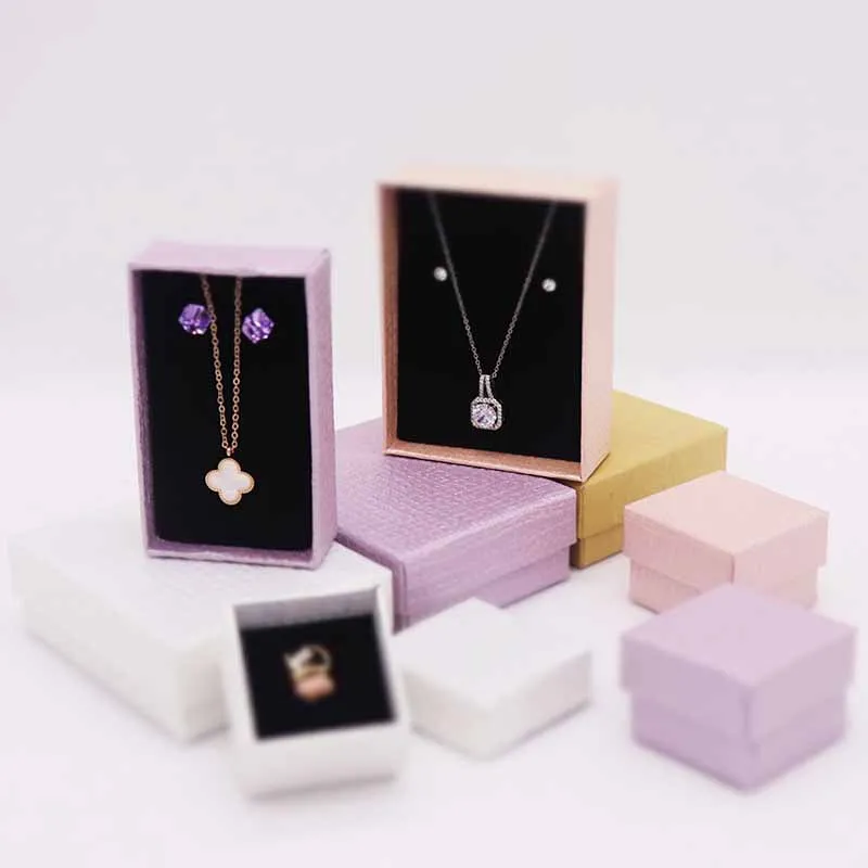 40x40x30mm/82x50x25mm/85x65x30mm Solid Boxes Rings Display Box Cute Delicate Useful Jewelry Storage Package Fashion design Style
40x40x30mm/82x50x25mm/85x65x30mm Solid Boxes Rings Display Box Cute Delicate Useful Jewelry Storage Package Fashion design Style