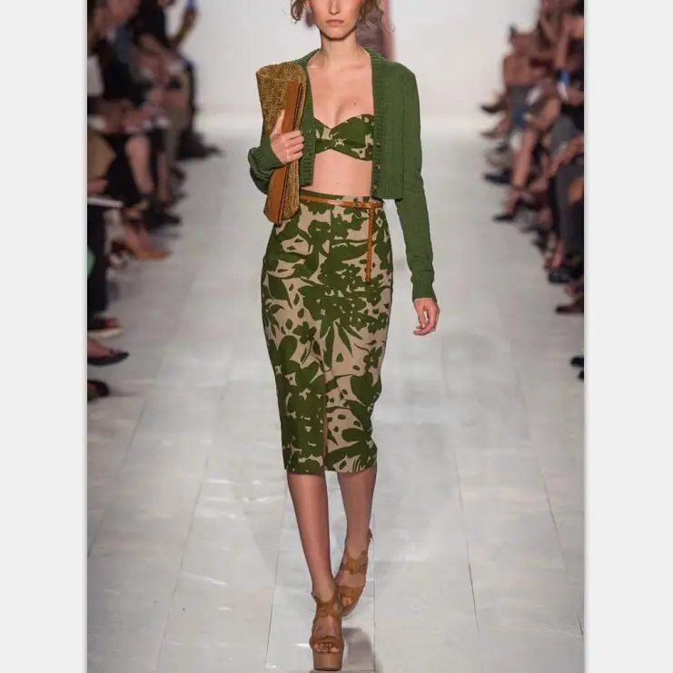 Runway Set 2019 Spring Autumn Runway Two Pieces Women Knitted Sweater Top Printed Skirt Clothing set Women Suits NPD0567
Runway Set 2019 Spring Autumn Runway Two Pieces Women Knitted Sweater Top Printed Skirt Clothing set Women Suits NPD0567