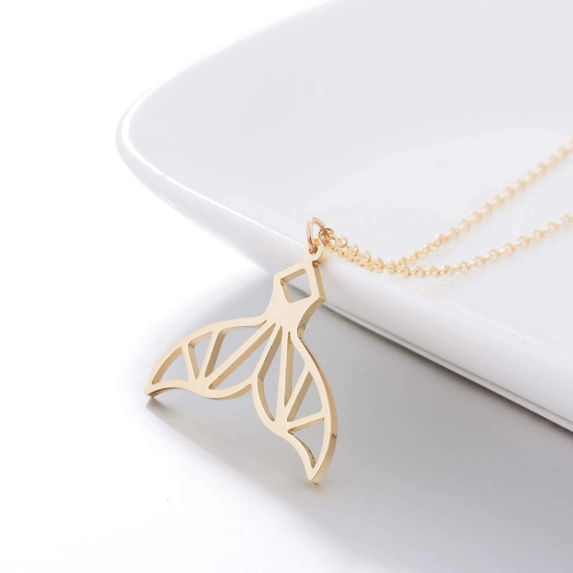 Daisies Whale Tail Necklace Geometric Necklaces Pendants Animal Jewelry Mermaid Party For Women
Daisies Whale Tail Necklace Geometric Necklaces Pendants Animal Jewelry Mermaid Party For Women