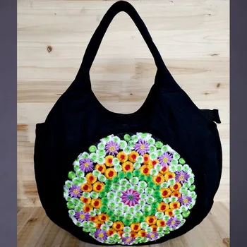 lady Embroidery Ethnic Travel Shoulder Bag black/red Women Bags Handmade Flower Vintage Embroidered Canvas handbag totes female
lady Embroidery Ethnic Travel Shoulder Bag black/red Women Bags Handmade Flower Vintage Embroidered Canvas handbag totes female