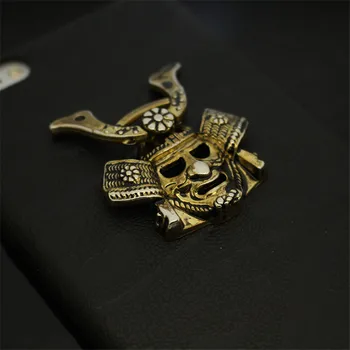 EDC Outdoor Pocket Tool Pure Copper IPHONE X 8 Mobile Phone Holder Brass Samurai Mask Personality Cool Mobile Phone Sets
EDC Outdoor Pocket Tool Pure Copper IPHONE X 8 Mobile Phone Holder Brass Samurai Mask Personality Cool Mobile Phone Sets