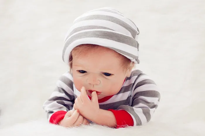 55cm Soft Silicone Reborn Baby Doll Toy Lifelike Simulation Vinyl Newborn Boy Baby-Reborn Doll Play House Toy Birthday Gift
55cm Soft Silicone Reborn Baby Doll Toy Lifelike Simulation Vinyl Newborn Boy Baby-Reborn Doll Play House Toy Birthday Gift