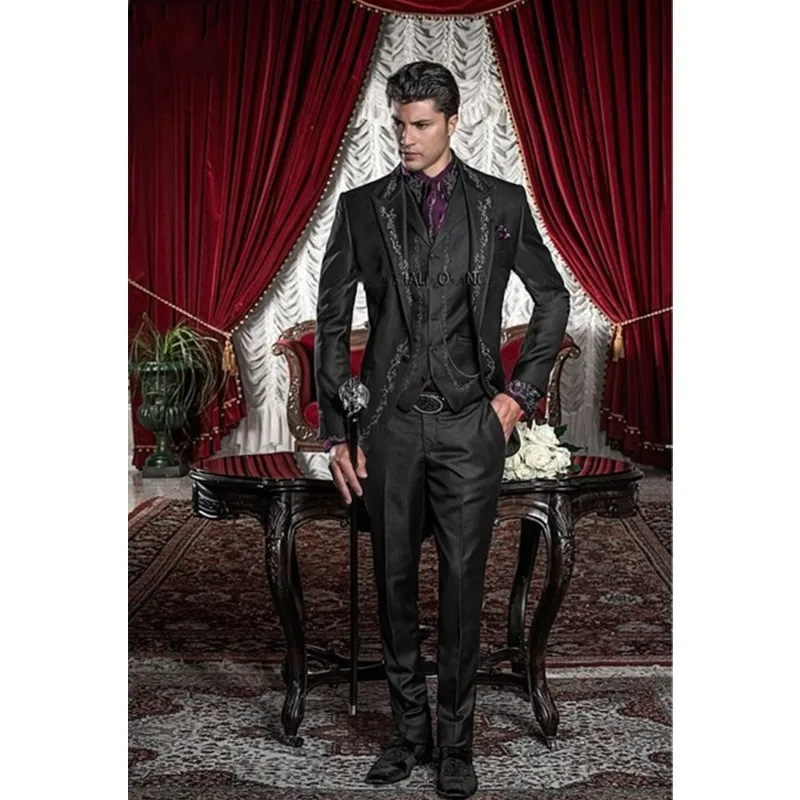 2019 Exquisite Embroidery Groomsmen Tuxedos (Jacket+Pants+Vest) Bespoke Black Groom Wedding Men Suit Set Prom Mens Suits Blazers
2019 Exquisite Embroidery Groomsmen Tuxedos (Jacket+Pants+Vest) Bespoke Black Groom Wedding Men Suit Set Prom Mens Suits Blazers