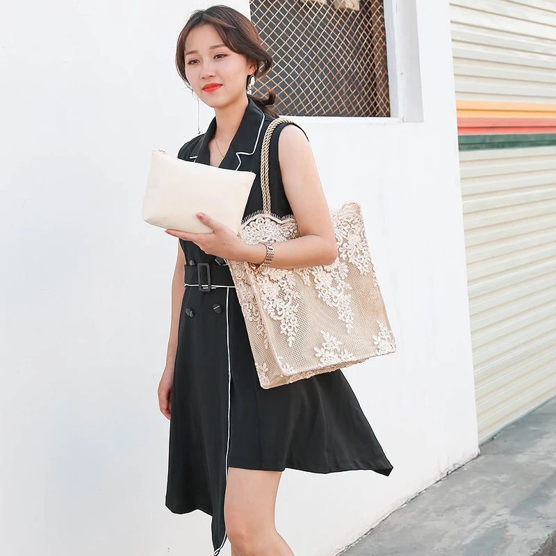 Lace Totes 2019 New Women's Bag Luxury Handbag Casual Shopping Bag Hollow Beach Bag Retro Embroidery Messenger Shoulder Bag
Lace Totes 2019 New Women's Bag Luxury Handbag Casual Shopping Bag Hollow Beach Bag Retro Embroidery Messenger Shoulder Bag