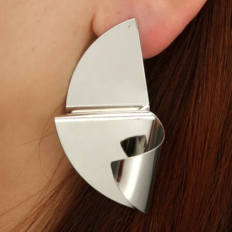 Personalized Charm Jewelry Female Wave Shape Geometric Dangle Earrings For Women Gifts Irregular Gold Silver Metal Drop Earring
Personalized Charm Jewelry Female Wave Shape Geometric Dangle Earrings For Women Gifts Irregular Gold Silver Metal Drop Earring