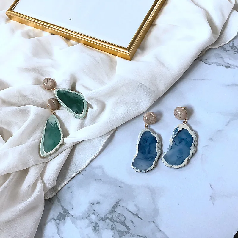 Free Shipping New Fashion Design Imitation Stone Irregular Elegant Popular Earring
Free Shipping New Fashion Design Imitation Stone Irregular Elegant Popular Earring