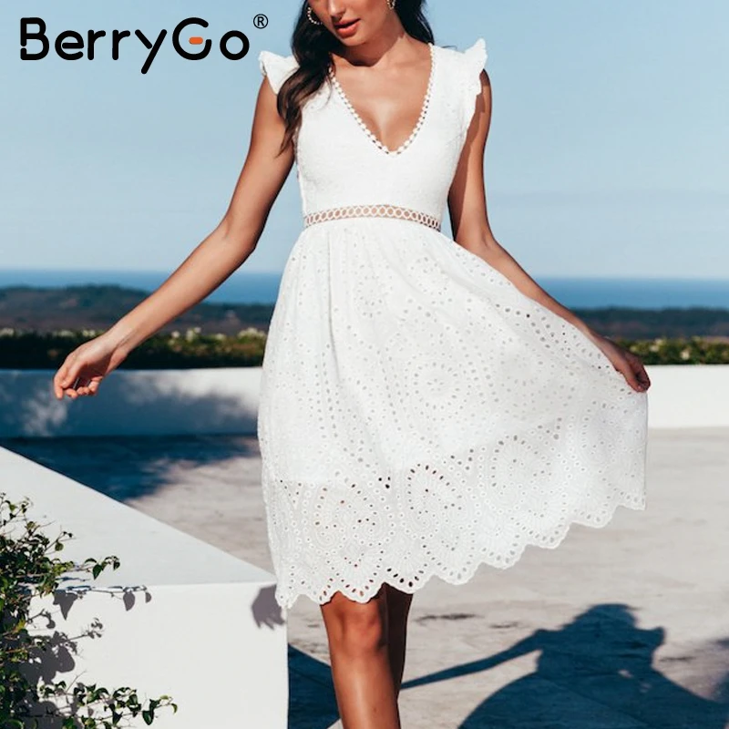 Berrygo Backless v neck ruffle white women dress summer 2019 Embroidery cotton short dress Elegant sleeveless party dress female
Berrygo Backless v neck ruffle white women dress summer 2019 Embroidery cotton short dress Elegant sleeveless party dress female