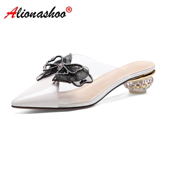Women sandals genuine leather rhinestone thick heels patchwork crystal butterfly decoration pointed toe women sandals Size 34-43
Women sandals genuine leather rhinestone thick heels patchwork crystal butterfly decoration pointed toe women sandals Size 34-43
