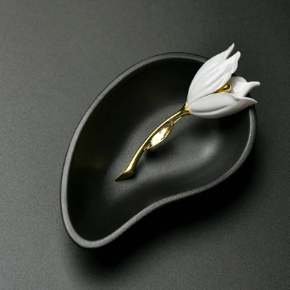 Vintage Personality Fashion Trend Red Tulip Brooch Simple Excellent Magic Jewelry Pretty Products
Vintage Personality Fashion Trend Red Tulip Brooch Simple Excellent Magic Jewelry Pretty Products