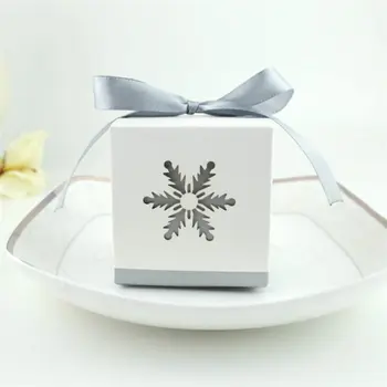 50pcs Hollow Out Fashion Snowman Pattern Paper Gift Box Asamento Caixa Corte A Laser Candy Boxes Gift Bags Christmas Decor
50pcs Hollow Out Fashion Snowman Pattern Paper Gift Box Asamento Caixa Corte A Laser Candy Boxes Gift Bags Christmas Decor