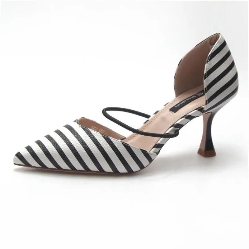 Summer Polka Dot Women Sandals Pointed Toe Women Stripe 6cm Thin Heel Ladies Slippers Comfortable Slip On Shoes Pumps
Summer Polka Dot Women Sandals Pointed Toe Women Stripe 6cm Thin Heel Ladies Slippers Comfortable Slip On Shoes Pumps