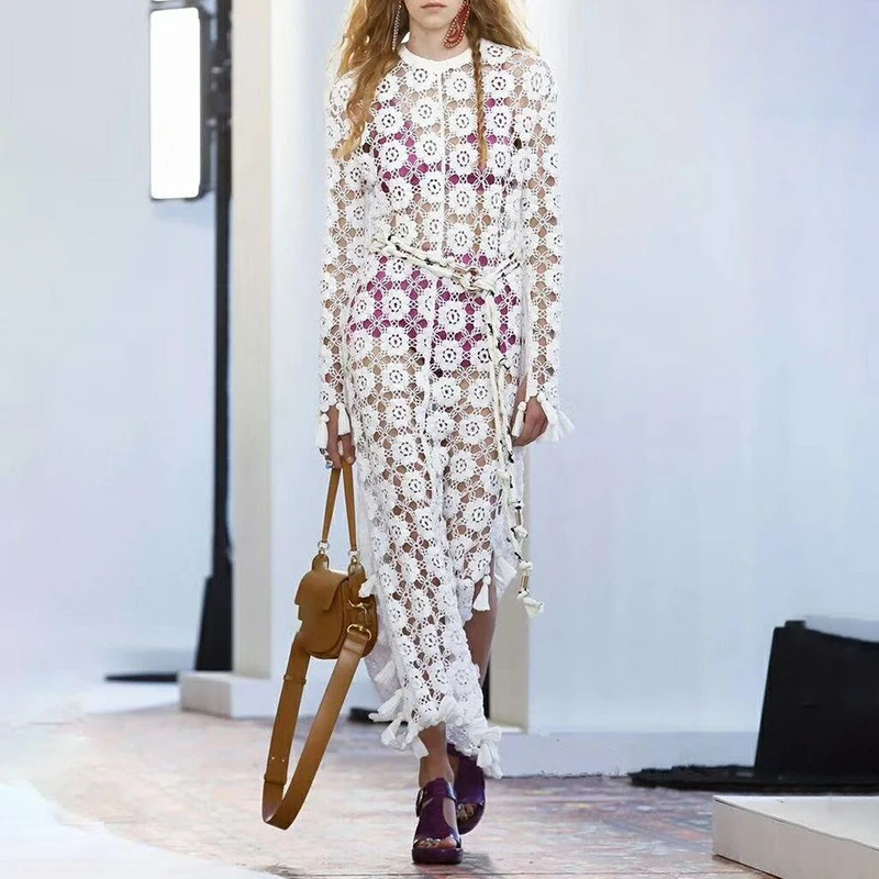 2019 New Fashion Lace Hollow Out Perspective Sexy Woman Maxi Dress Tassel Tie Embroidery Elegant Long Dress with Inner
2019 New Fashion Lace Hollow Out Perspective Sexy Woman Maxi Dress Tassel Tie Embroidery Elegant Long Dress with Inner