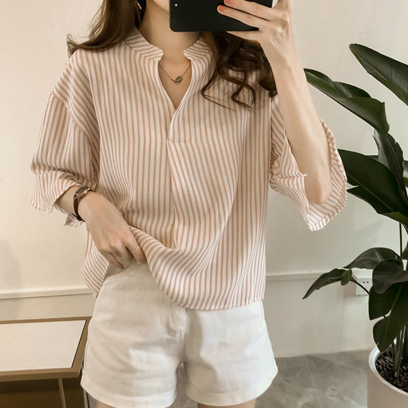 2019 summer new women's casual fashion sexy cute comfortable loose home office trumpet sleeve striped shirt
2019 summer new women's casual fashion sexy cute comfortable loose home office trumpet sleeve striped shirt