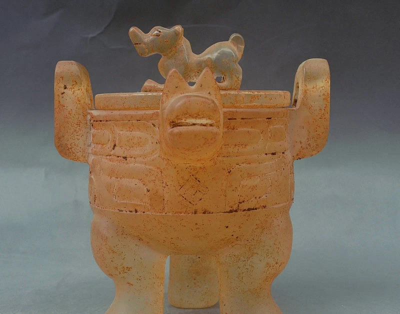 7" Old China Buddhism Crystal Auspicious Beast Lion Dragon Tripod Incense Burner
7" Old China Buddhism Crystal Auspicious Beast Lion Dragon Tripod Incense Burner